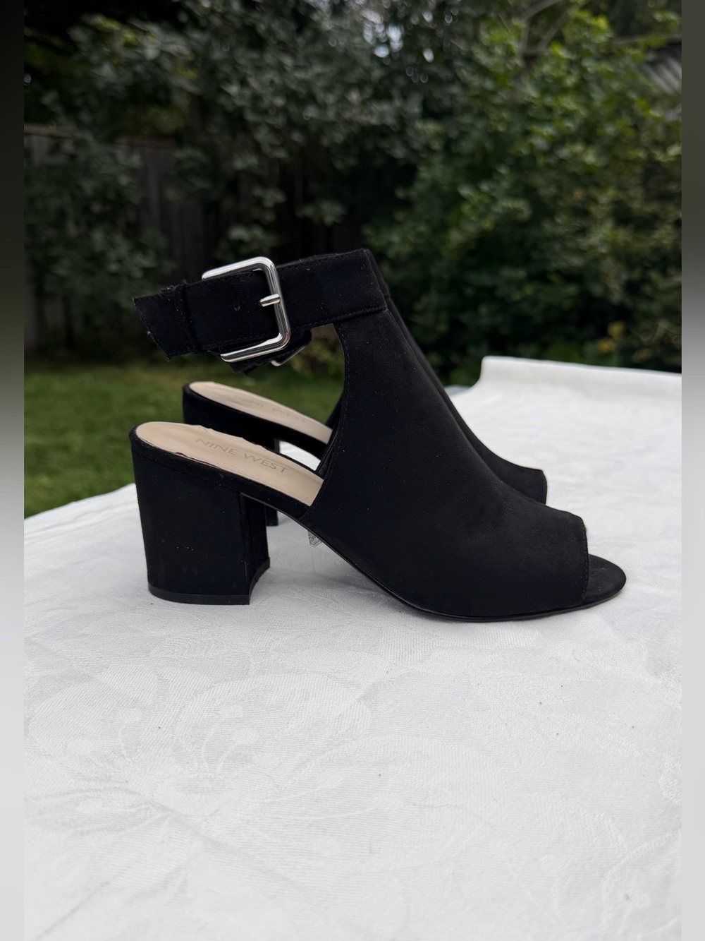 Nine West Black Faux Suede Peep Toe Block Heel Sandals Ankle Buckle Strap 6.5M